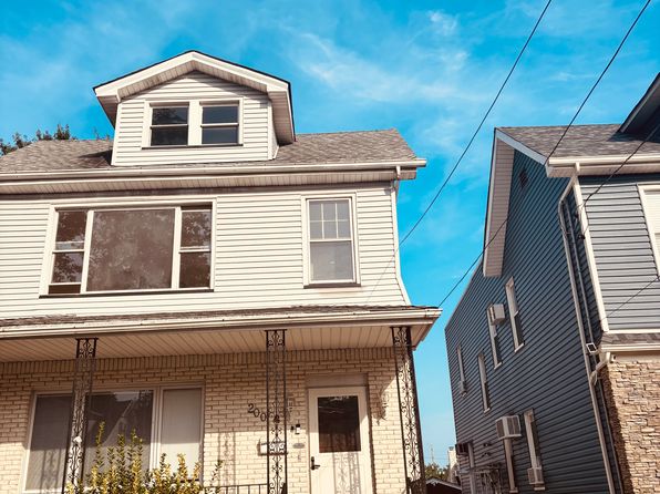 200 Hickory St