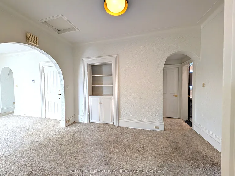 35 King St #4 — Photo 12