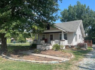 802 S 32nd St, Parsons, KS 67357