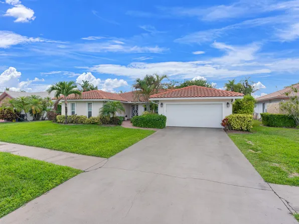 20202 Back 9 Dr, Boca Raton, FL 33498
