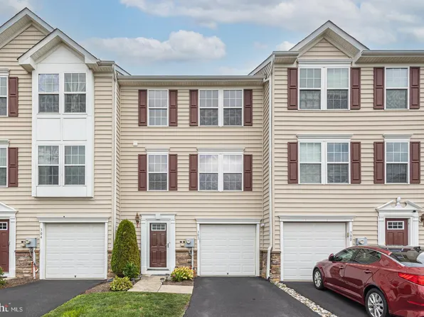 302 Susan Cir, North Wales, PA 19454