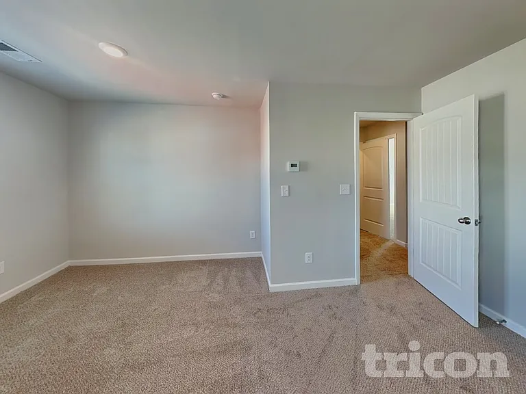1433 Veranda Ln — Photo 7