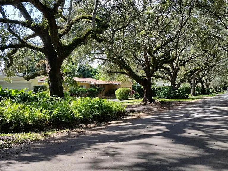 450 Tivoli Ave — Photo 18