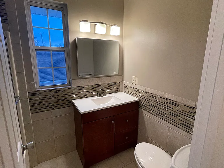 1011 Campus Dr #2 — Photo 11