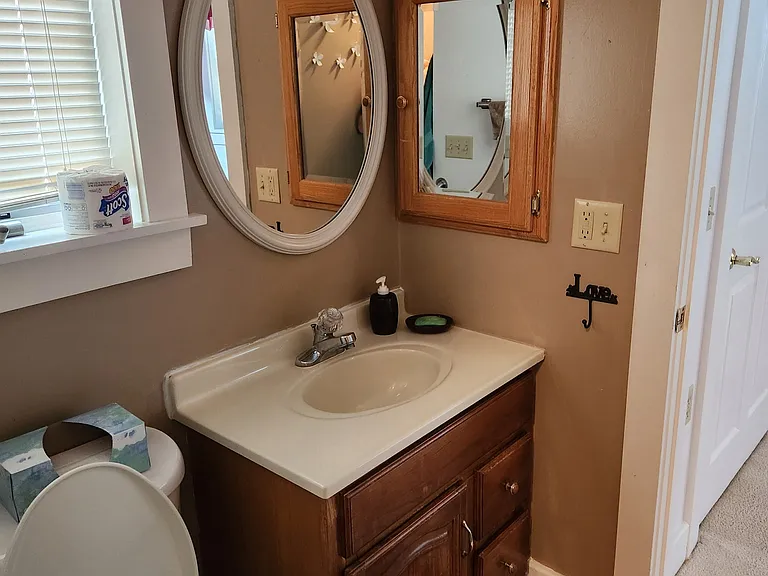 321 Linn St — Photo 4