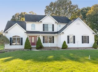 2794 Chadington Cir NW, Uniontown, OH 44685