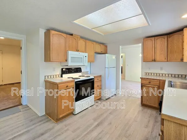 9033 244th St SW #A, Edmonds, WA 98026