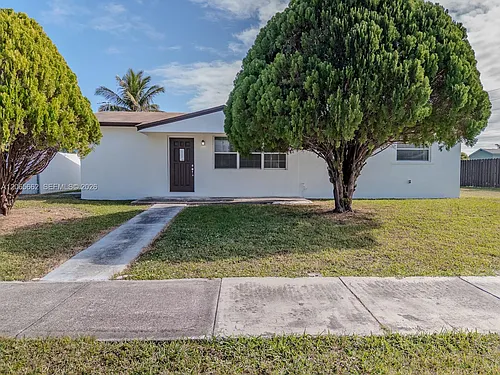 27913 SW 131st Ave Photo 1