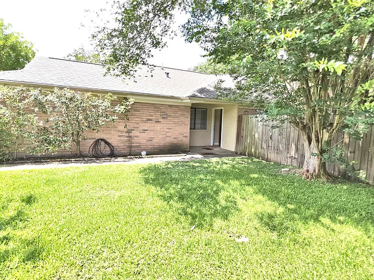 7403 Gateridge Dr — Photo 6
