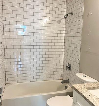 4th image of 1854 W 18th St #10938334