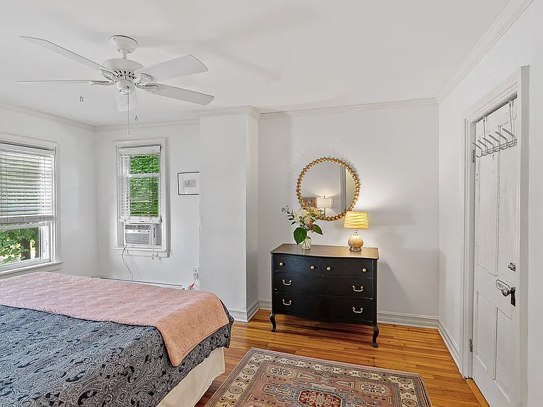 64 2nd St — Photo 34