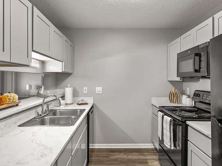 Blue Ridge Apartments — Photo 17