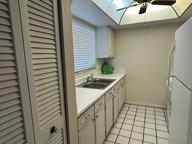 1845 S Highland Ave #19 — Photo 8
