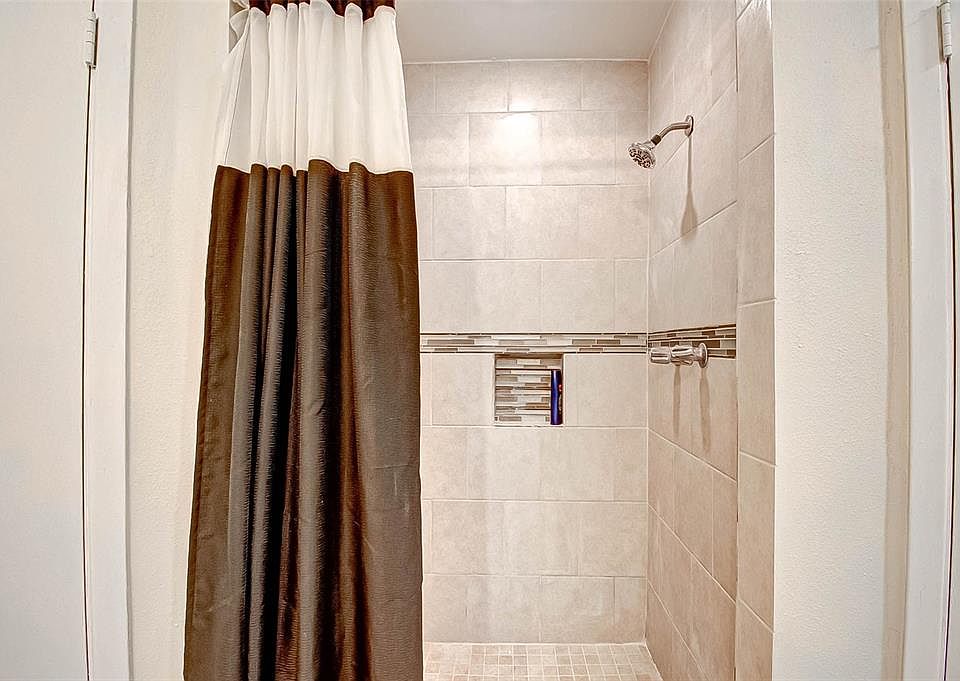 1st image of 2514 Avila Dr