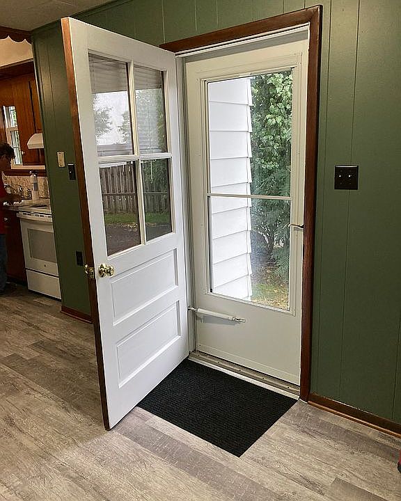 Entrance to 4470 downstairs 