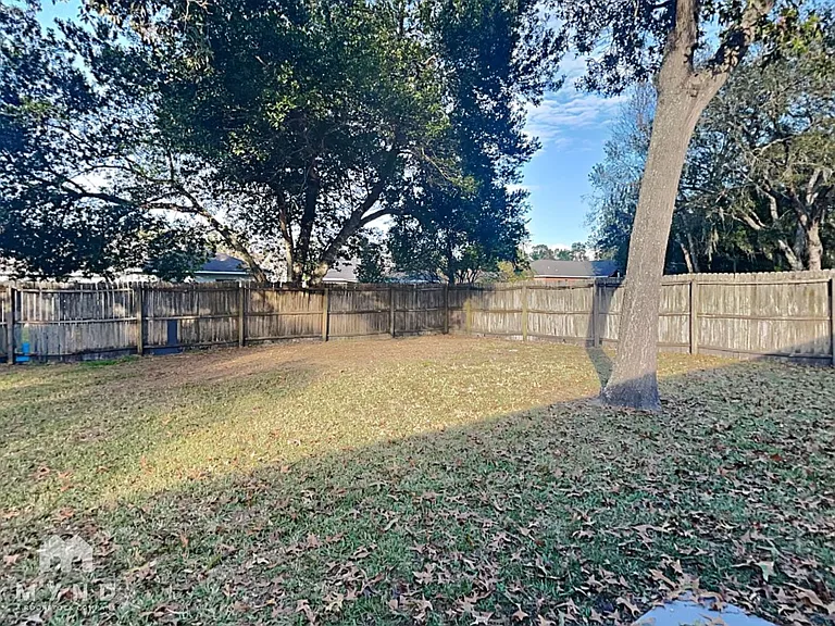 10327 Lansfield St — Photo 31