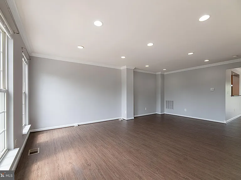 24635 Kings Canyon Sq — Photo 43