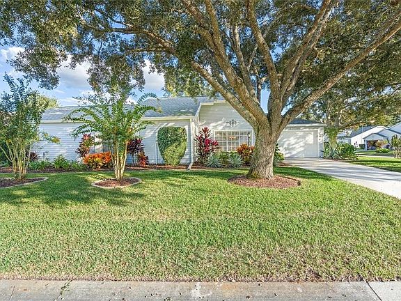 2nd image of 25300 Hibiscus St