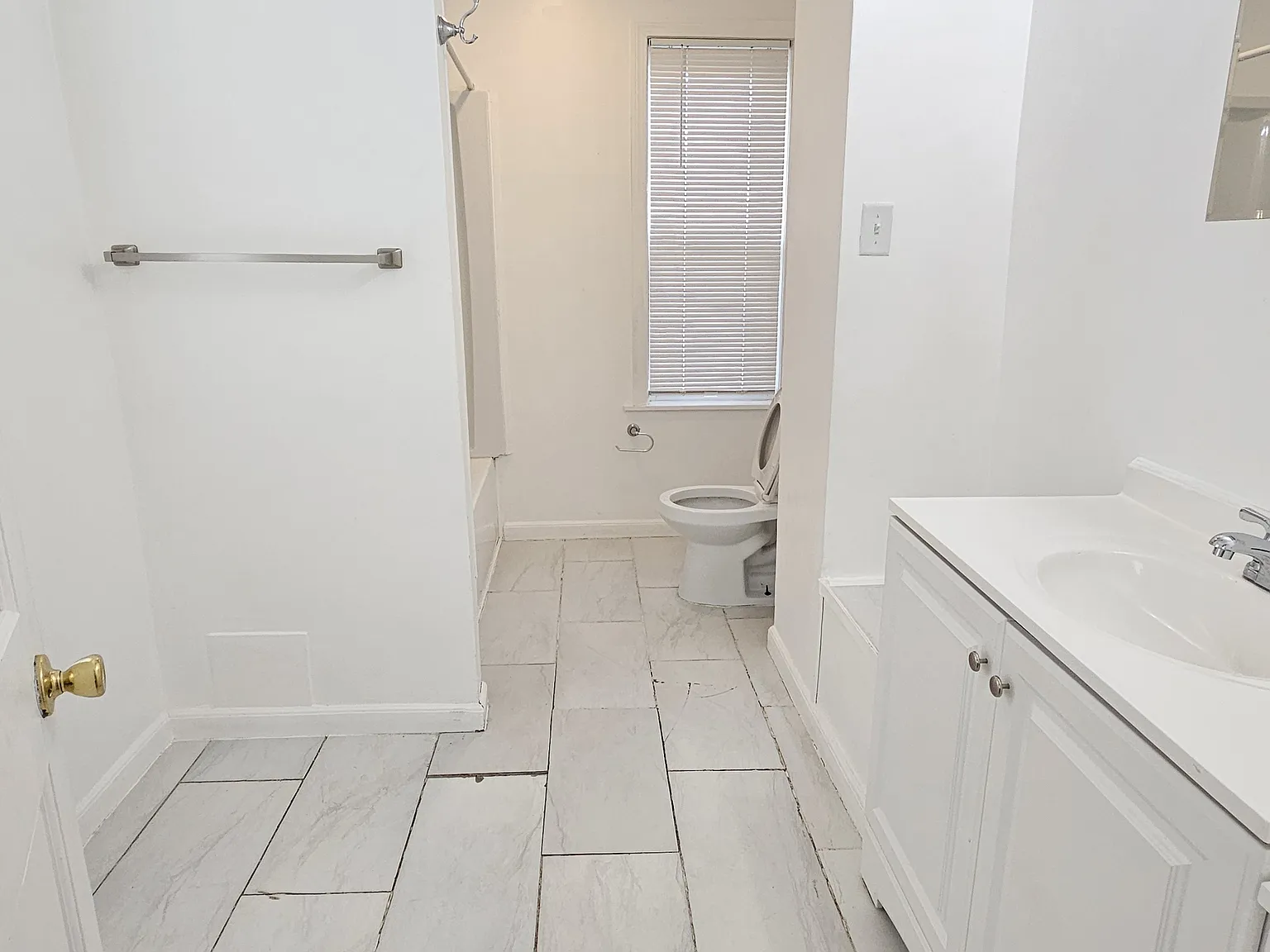 2 bed, 600 sqft, $2,350 — Photo 4