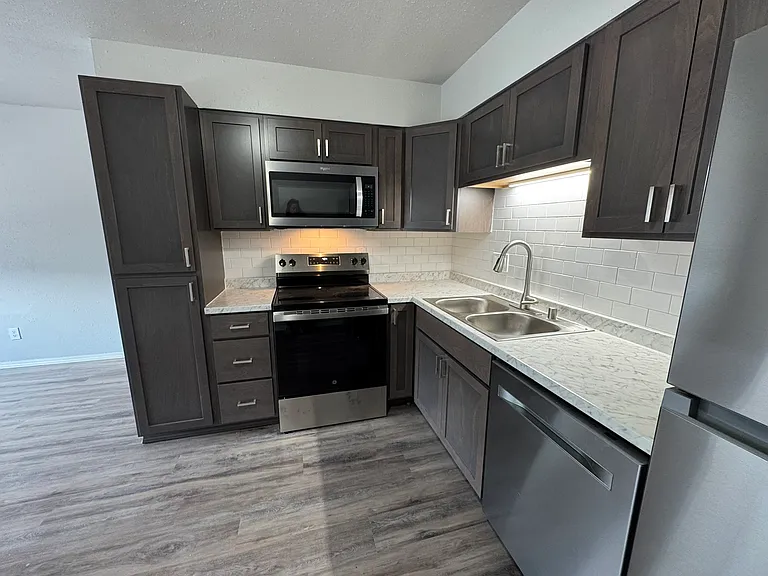 2405 W 2nd Ave #23 — Photo 3