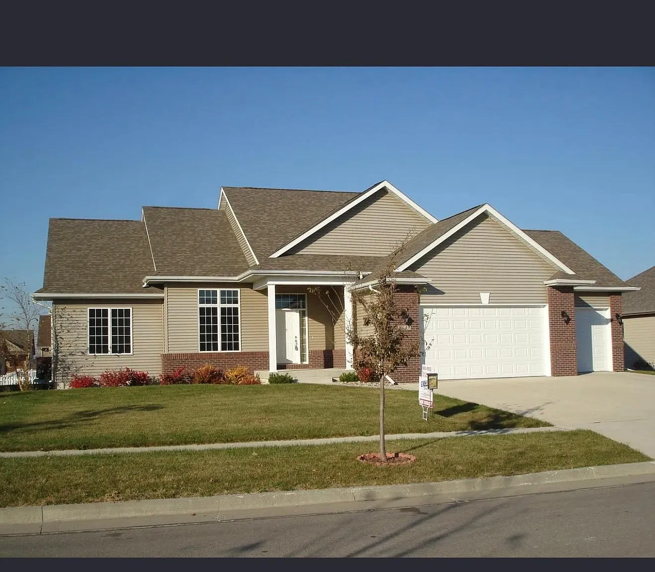 4 bed, 2680 sqft, $2,695 — Photo 1