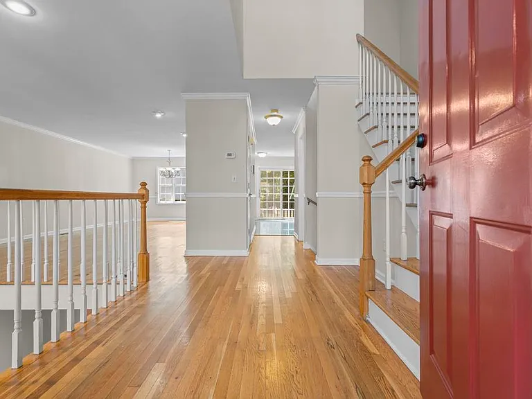 584 Hope St #7 — Photo 4