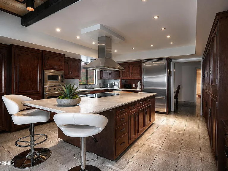 6900 N Highlands Dr — Photo 3