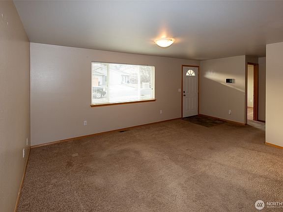 4th image of 407 N 75th Avenue