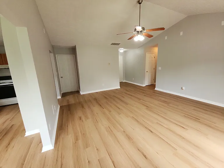 405 Parker Pl — Photo 9