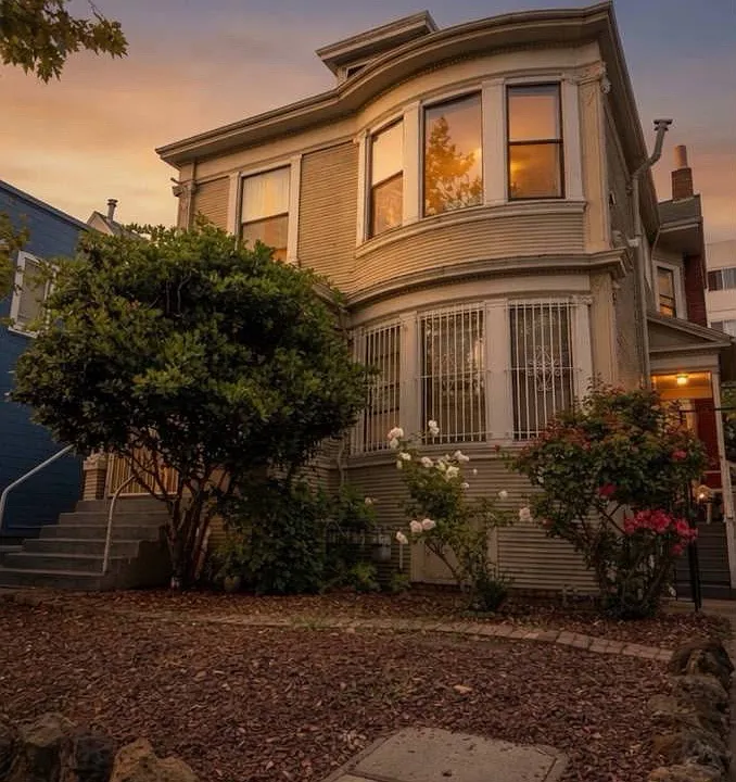 2942 Telegraph Ave #2942