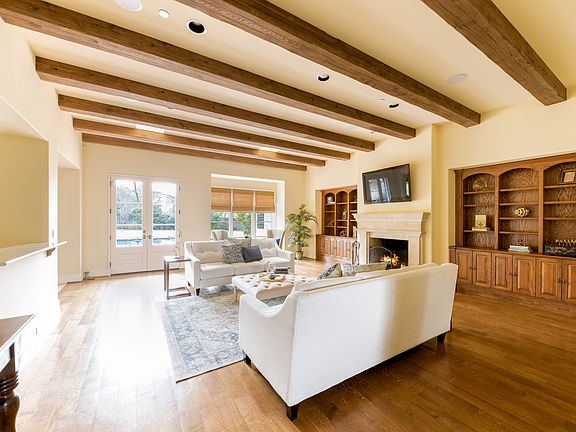 6637 Northaven-2.jpg