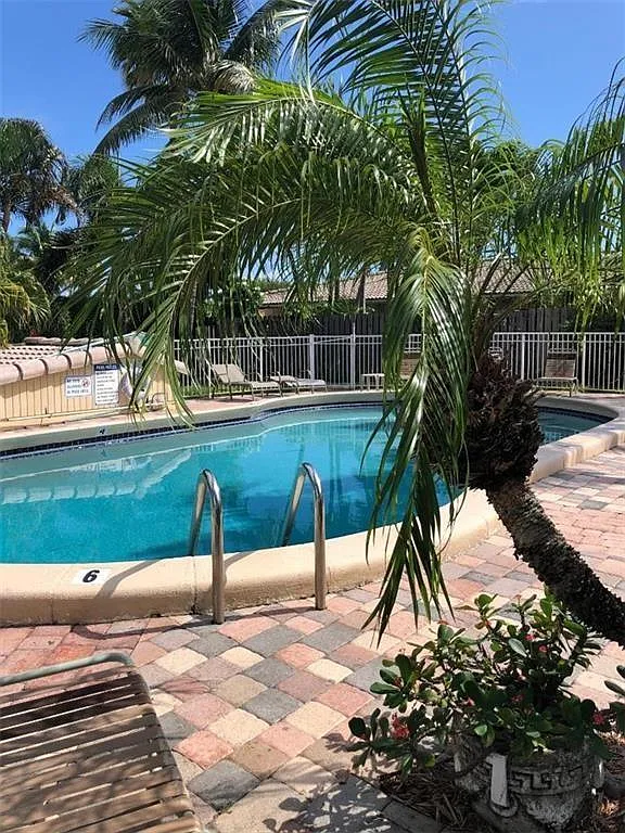 Studio, 1.0 bath, 264 sqft, $1,250 — Photo 3