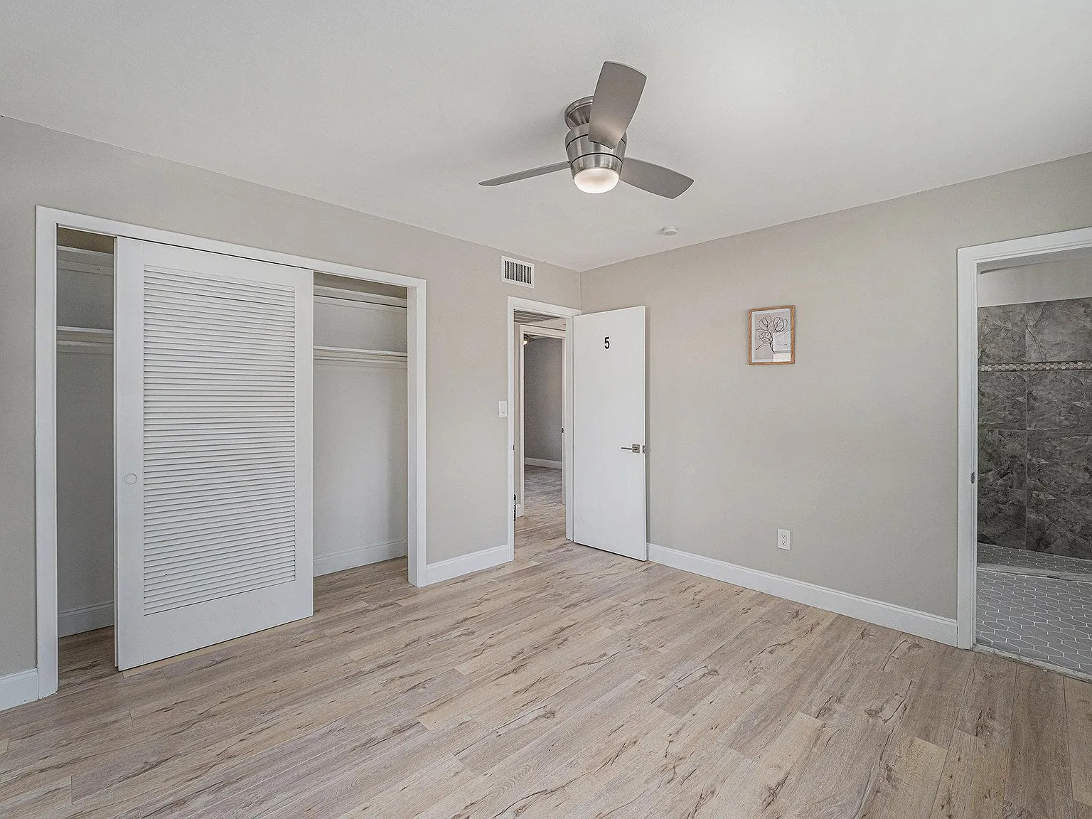 4 bed, 3.0 bath, 1732 sqft, $905 — Photo 1