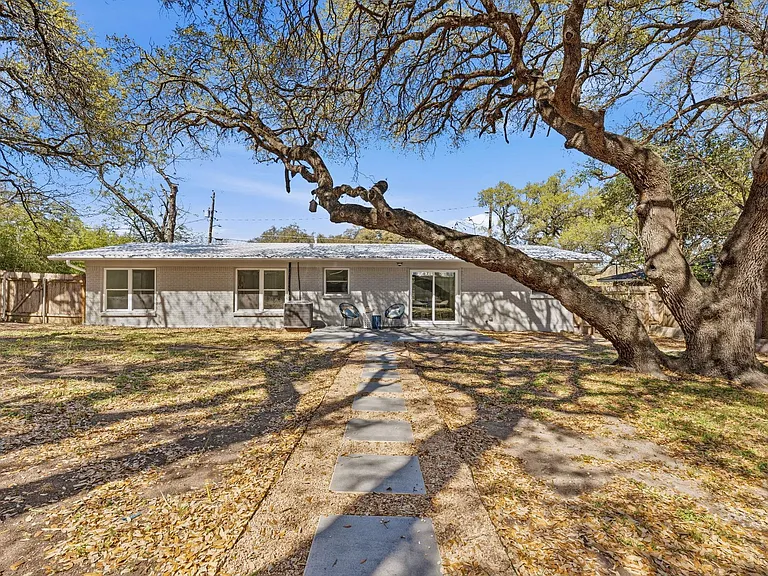 11805 Pollyanna Ave — Photo 26