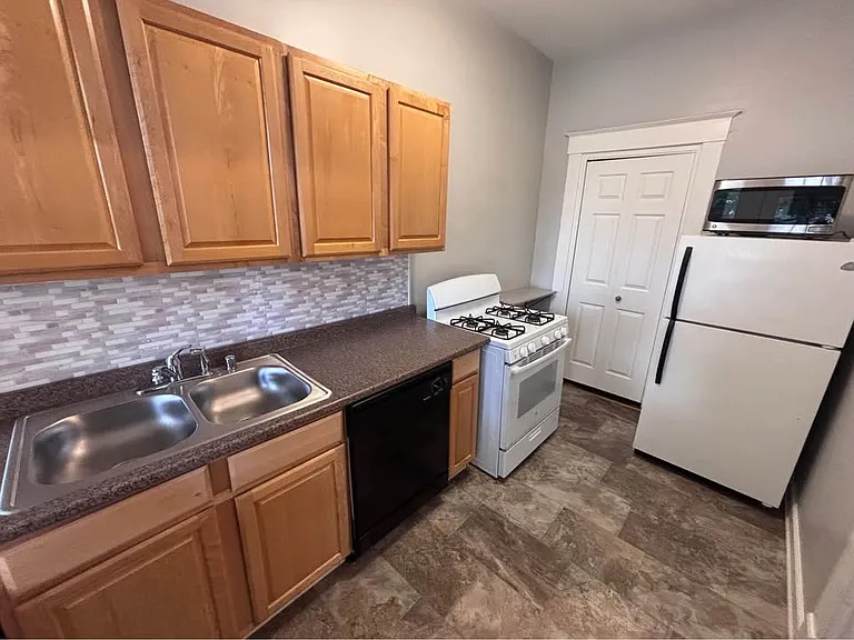 1331 Christy Ave #1 — Photo 5