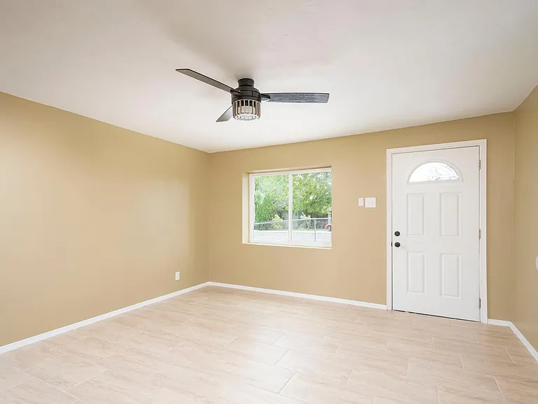 903 S Espanola St — Photo 6