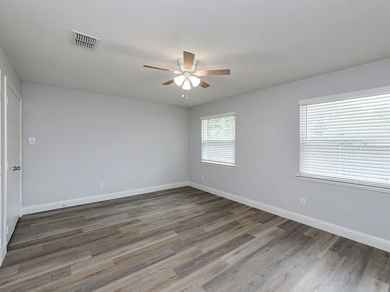 2501 Windy Pine Ln — Photo 24