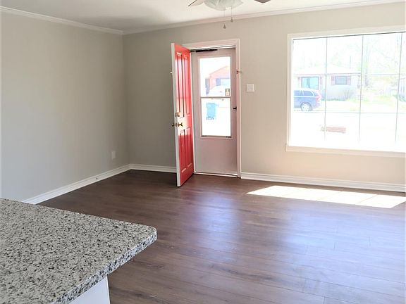 5th image of 1317 Josephine St