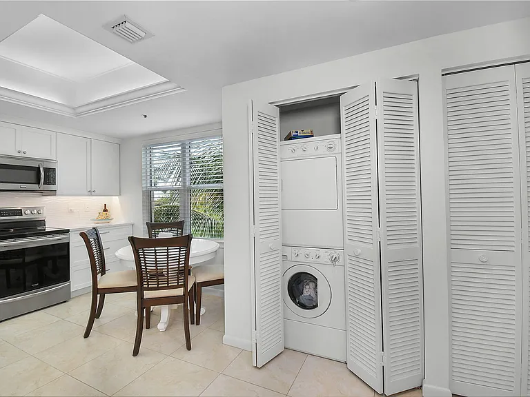 221 NE Plantation Rd #316 — Photo 19