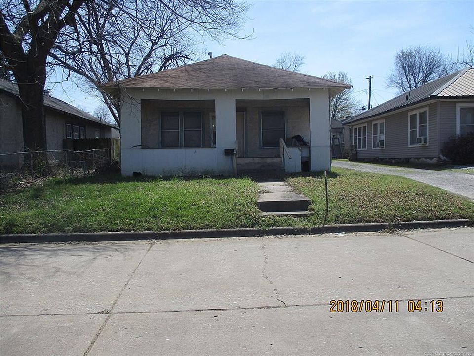 2nd image of 414 E Chadick Ave