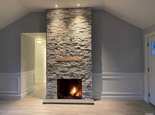 18 Hewlett Dr, Sound Beach, NY 11789