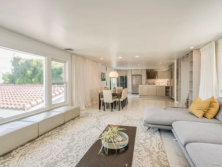 10 Beach Hill Dr — Photo 11