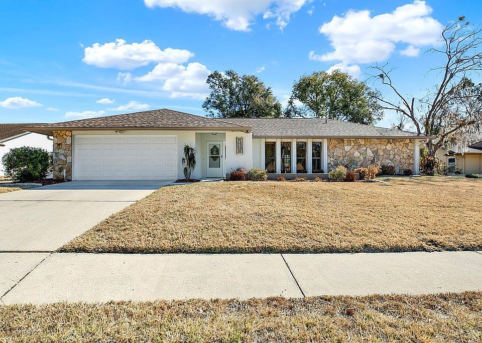 1st image of 401 Running Horse Rd