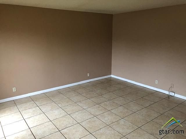 2nd image of 3204 Bain Pl