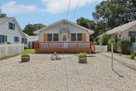 Swan Blvd-S0508-001.jpg