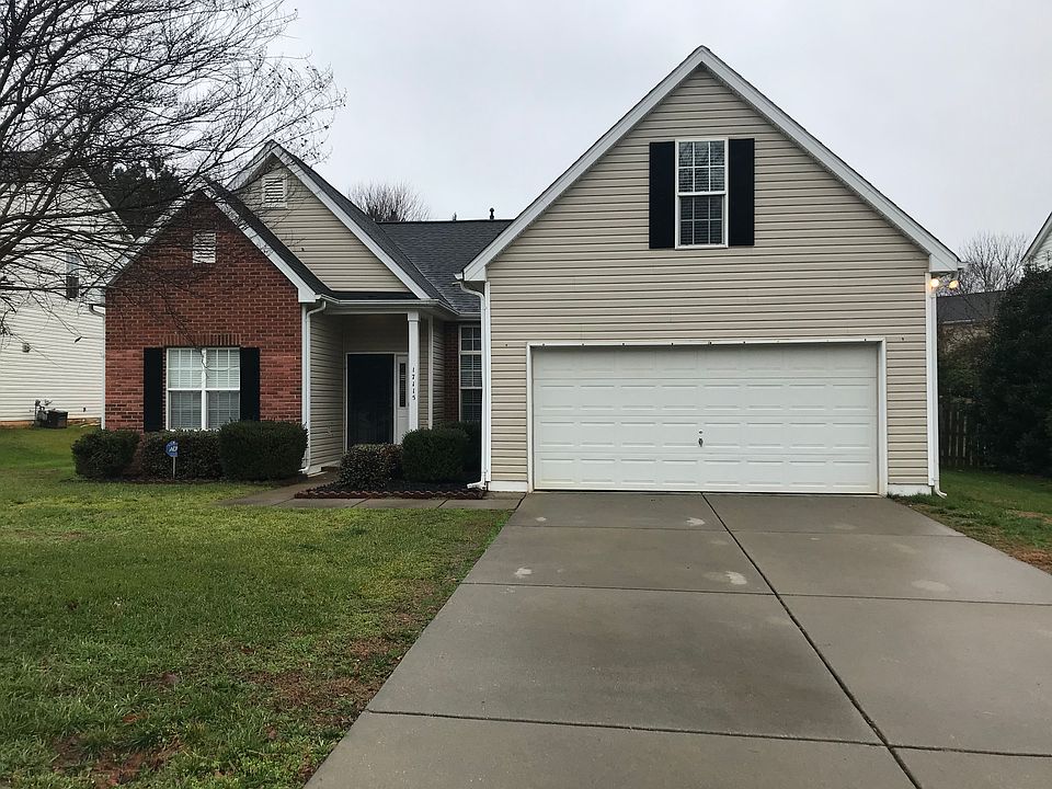1st image of 17115 Cambridge Woods Ct