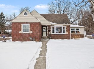 16621 Admiral St, Fraser, MI 48026