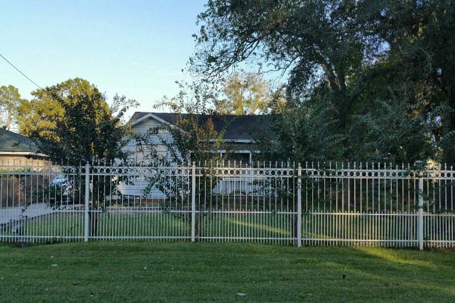 1st image of 2515 Oleander Dr