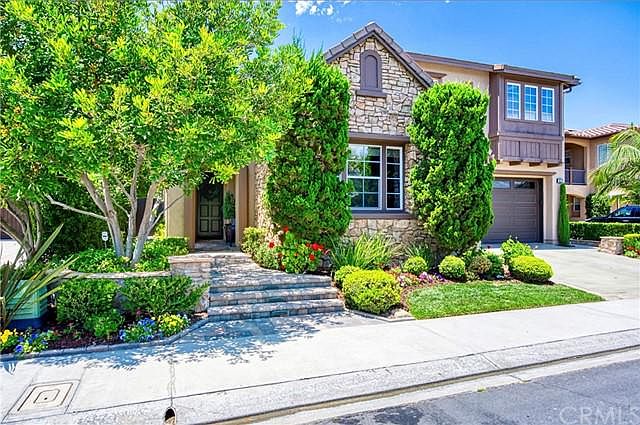 1st image of 21 Douglass Dr