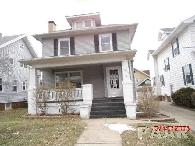 130 W Hanssler Pl photo 1